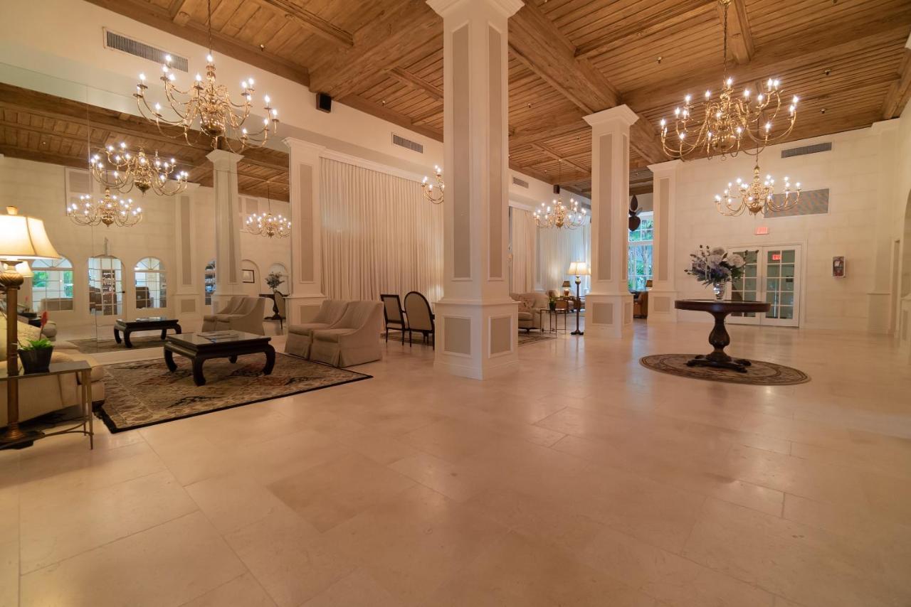 Palm Beach Island Condominiums Exterior photo